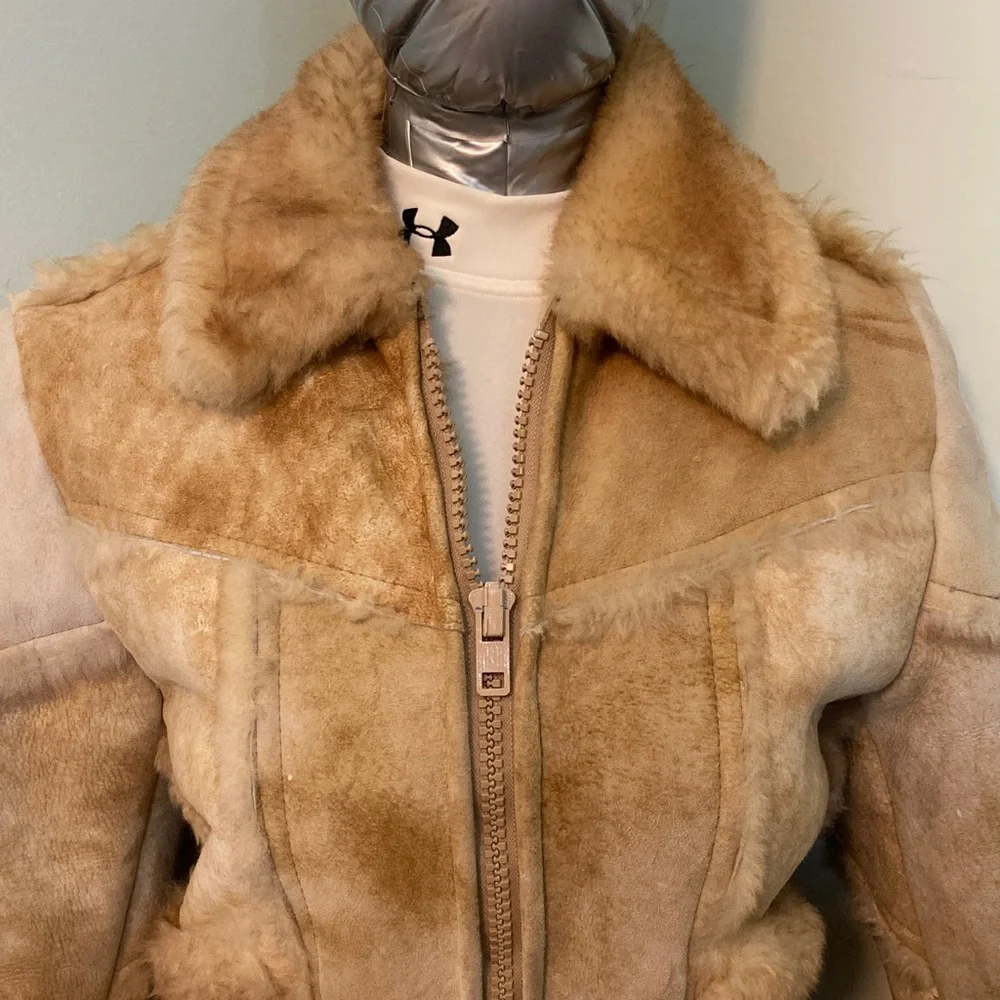 Women's Tan Shearling Zip-Up Jacket with Plush Collar - Picture 2 of 15